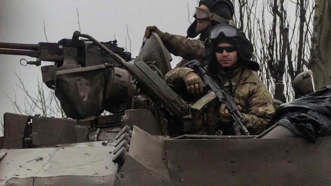 Meneliti Perang di Ukraina, Satu Tahun Setelah Invasi Rusia
